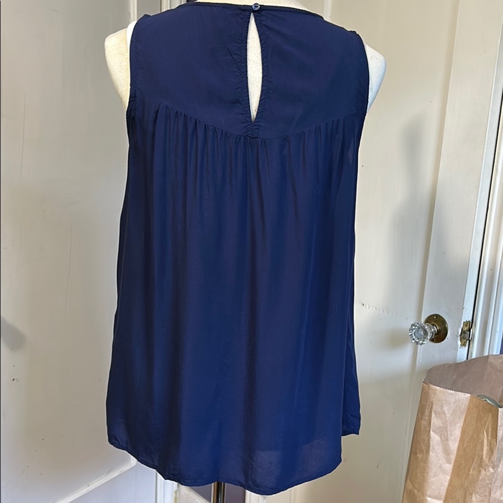 Old Navy Blue Sleeveless Relaxed Blouse - Picture 2 of 6